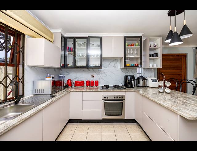 3 BEDROOM HOUSE FOR SALE IN TABLE VIEW
